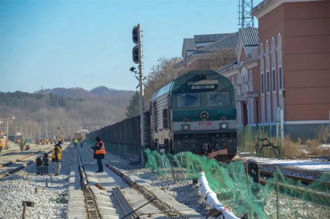 中国日报网沈丹铁路凤金段扩能改造工程复线开通