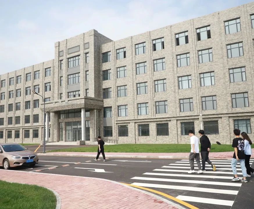 辽宁传媒学院北校区捧回沈阳市建筑工程“玫瑰杯”