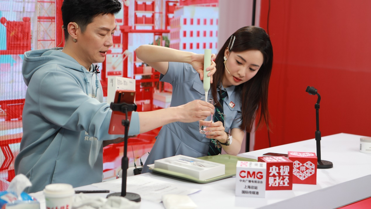 拼多多携手央视东方卫视直播促消费掀起五五购物节首轮消费热潮