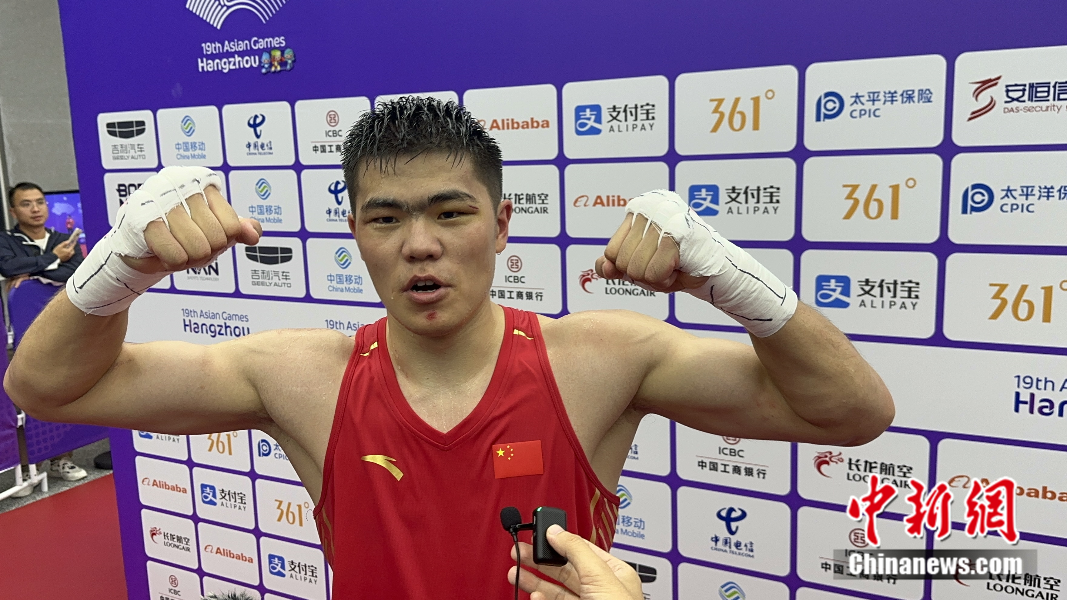 张一辰 摄在5日晚间结束的杭州亚运会拳击男子80公斤级决赛中,中国