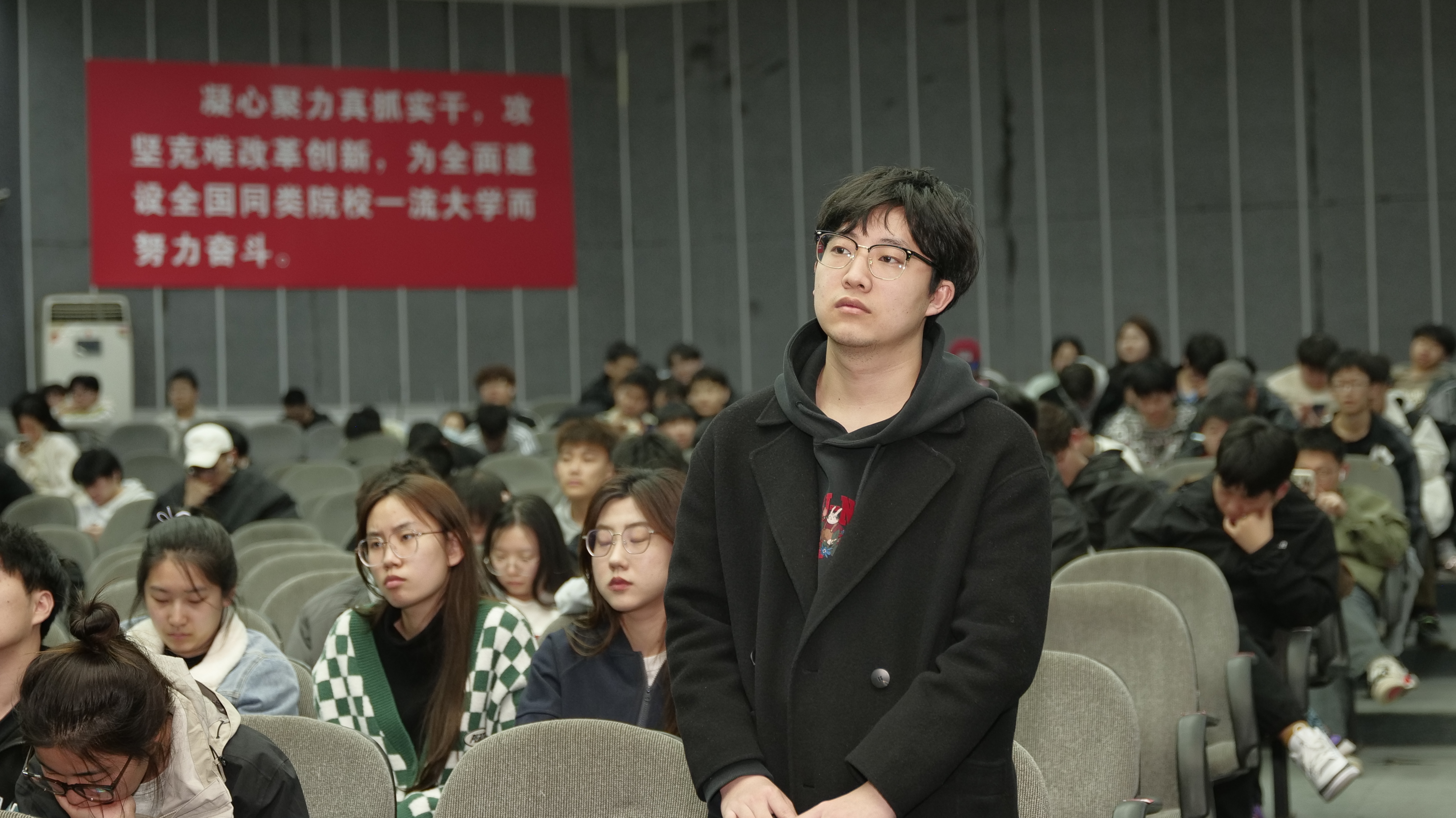 东北新闻网人才频道携手荣耀未来商学院开展人才赋能活动