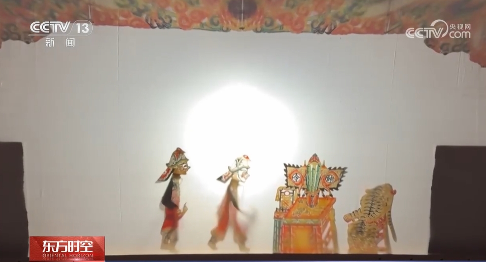 非遗里的“守”艺人 皮影艺人的新春“愿影”