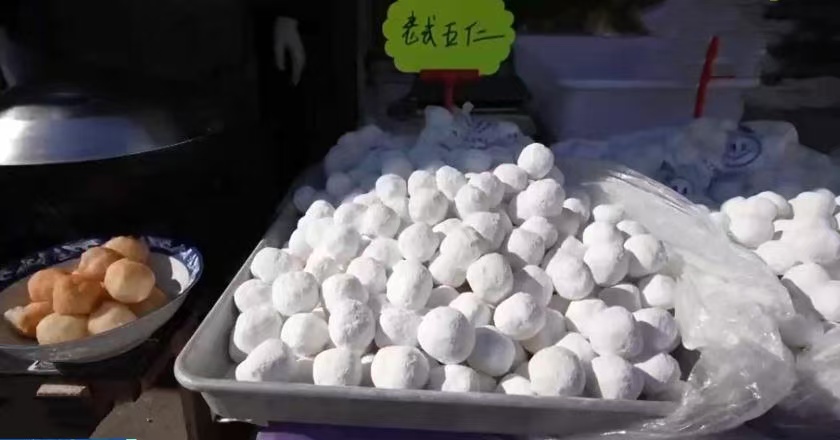 元宵佳节来临 辽阳手工元宵受欢迎