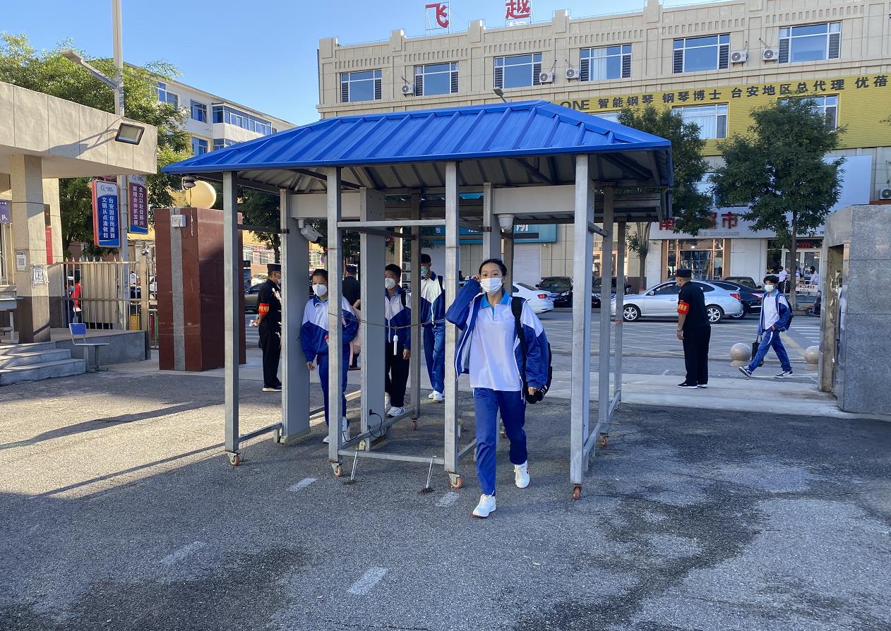 我县各中小学迎来开学第一天