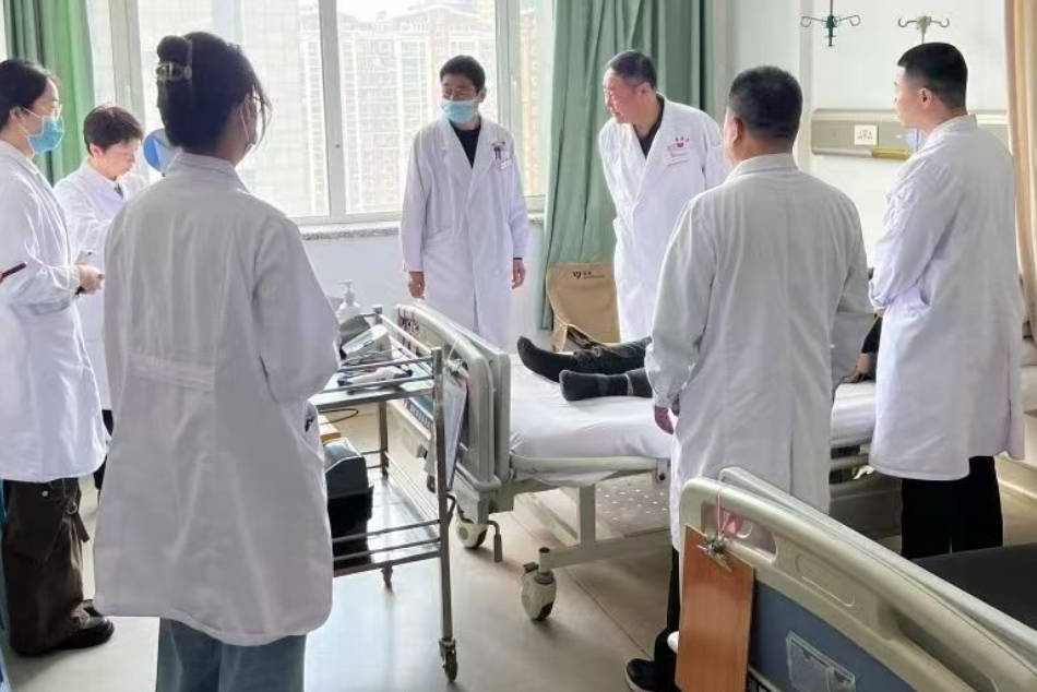 生死时速！沈阳维康医院普外科成功抢救八旬嵌顿疝危重症患者