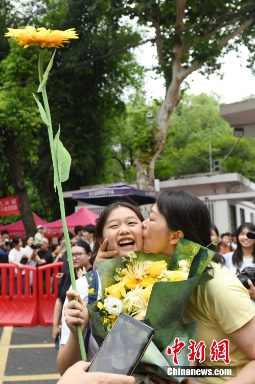 全国部分地区高考结束