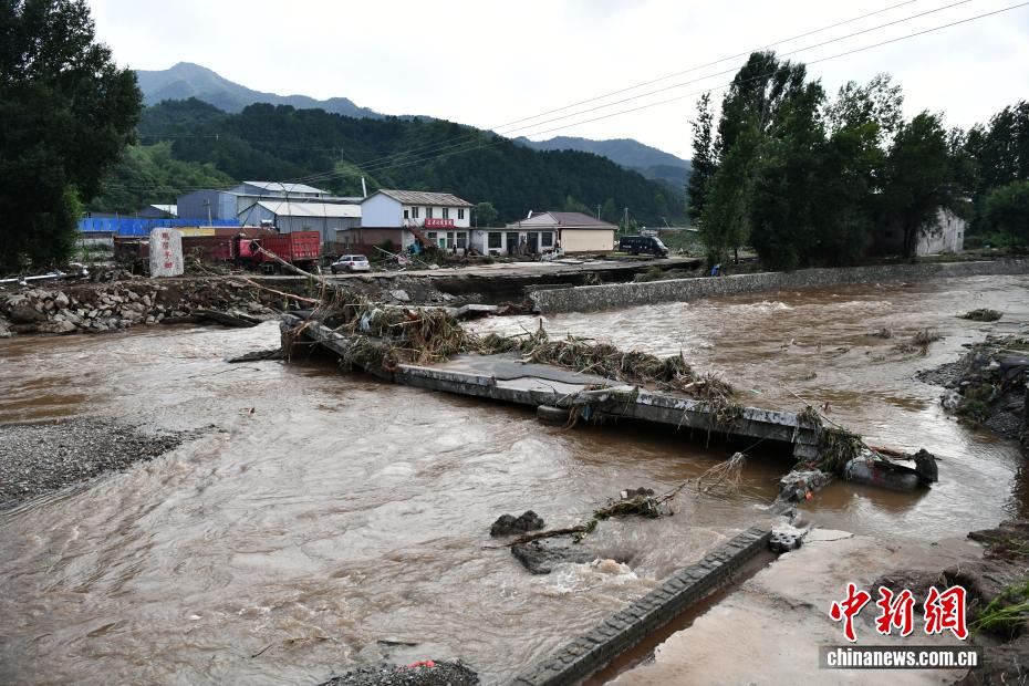 直击河北承德滦平县马营子乡山体滑坡救援现场
