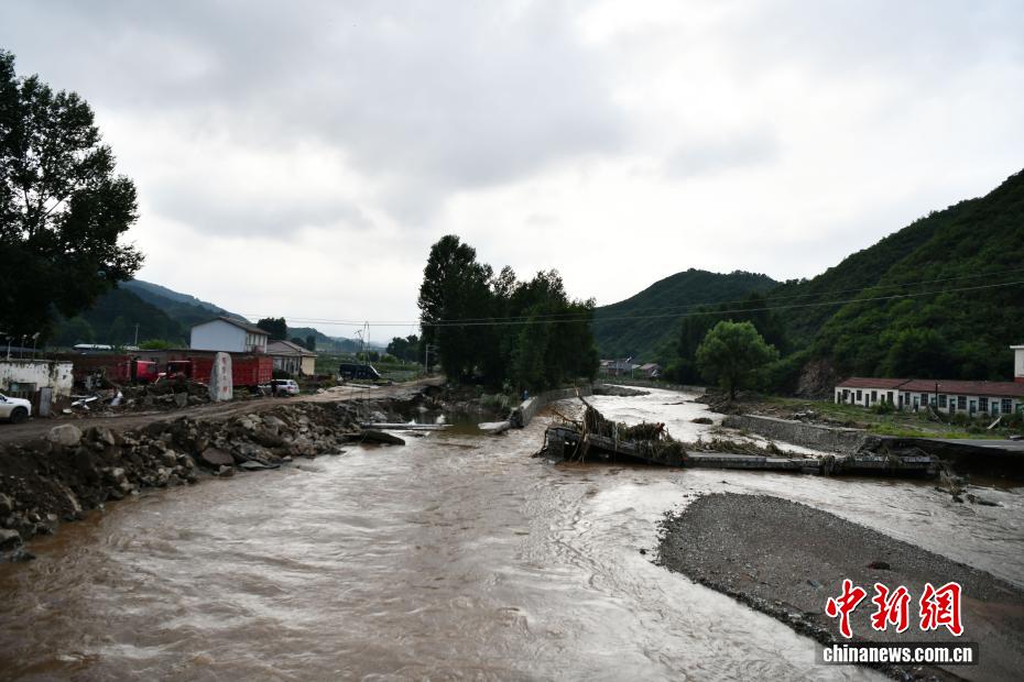 直击河北承德滦平县马营子乡山体滑坡救援现场