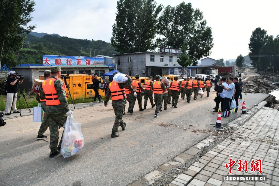 直击河北承德滦平县马营子乡山体滑坡救援现场