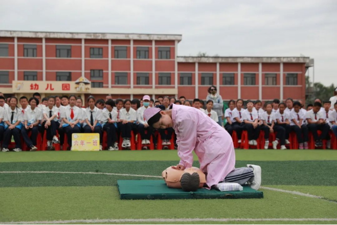职普融通 携手育人 敬畏生命 “救”从“心”起”826.png