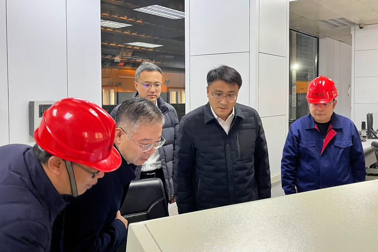 区委书记张德带队实地检查我区冬季除运雪准备及供暖运行保障工作