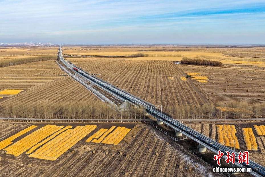 中国最北高铁哈伊高铁全线铺轨贯通