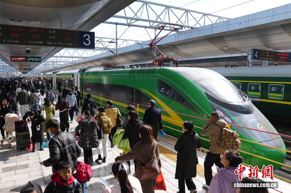 全国铁路迎来元旦假期返程客流高峰