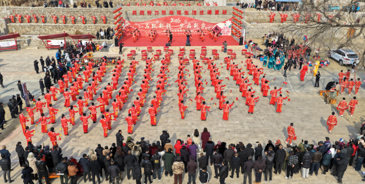 春节前，祝家沟举办惠民演出。金鑫摄