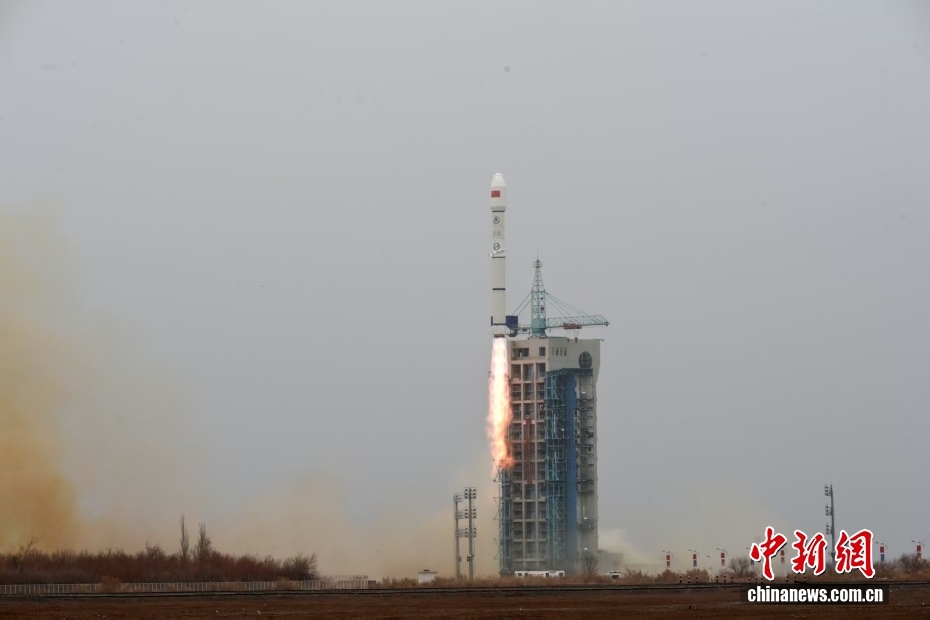 我国成功发射试验三十三号卫星