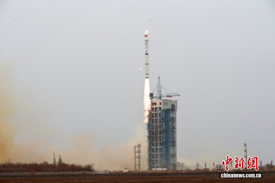 我国成功发射试验三十三号卫星