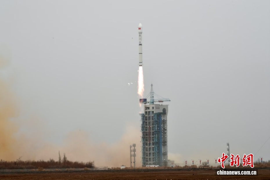 我国成功发射试验三十三号卫星