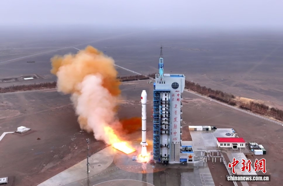 我国成功发射试验三十三号卫星
