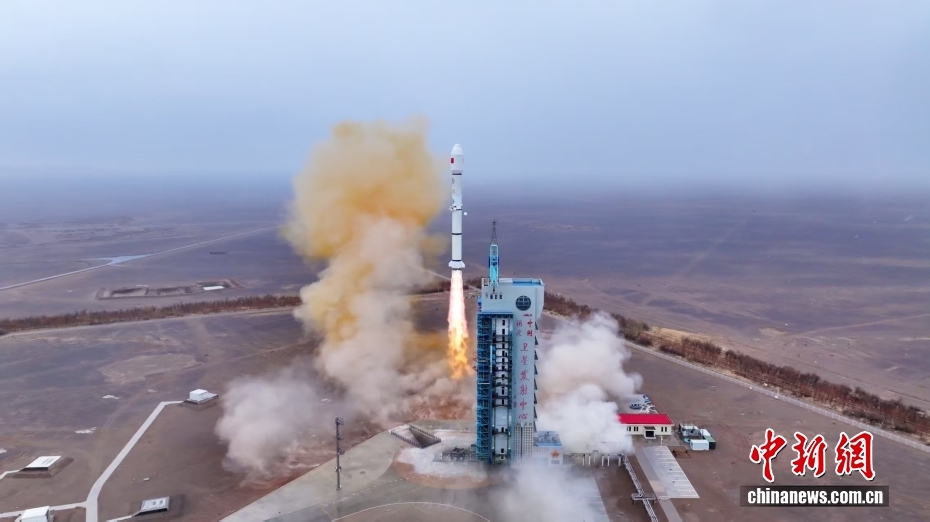 我国成功发射试验三十三号卫星