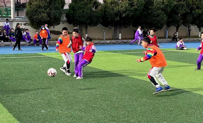 绿茵逐梦助东北超 校园足球谱新篇