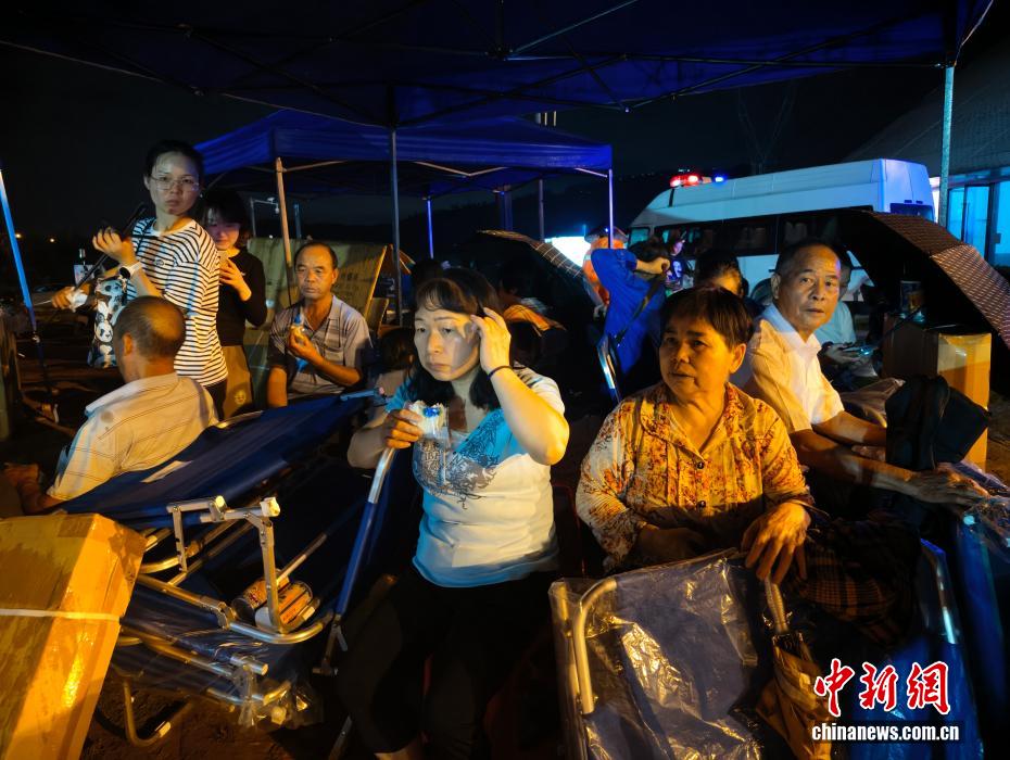 直击广西柳州市柳南区安置点现场 当地再次发生5.2级地震