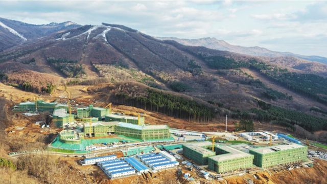 龙岗山雪上运动中心雪道工程进度过半