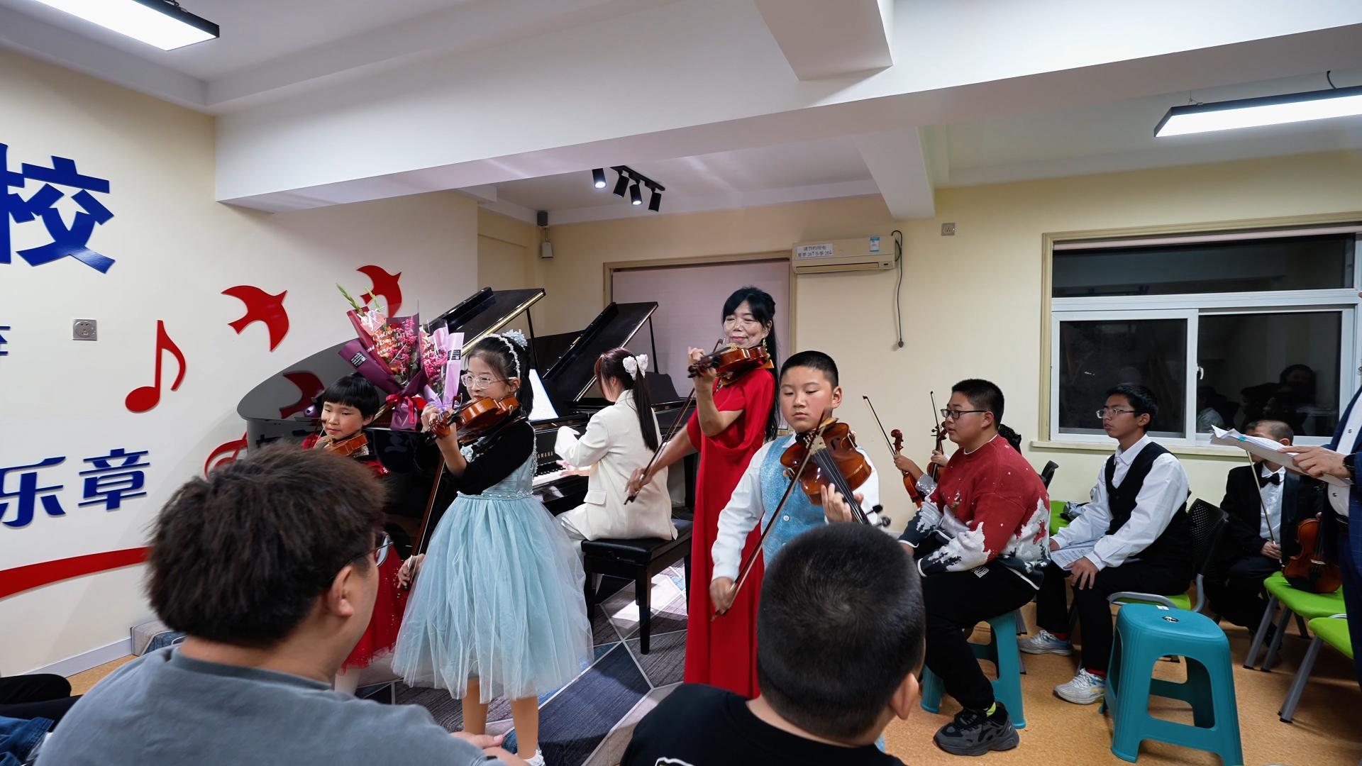 琴键告白，弦音礼赞：一场献给祖国